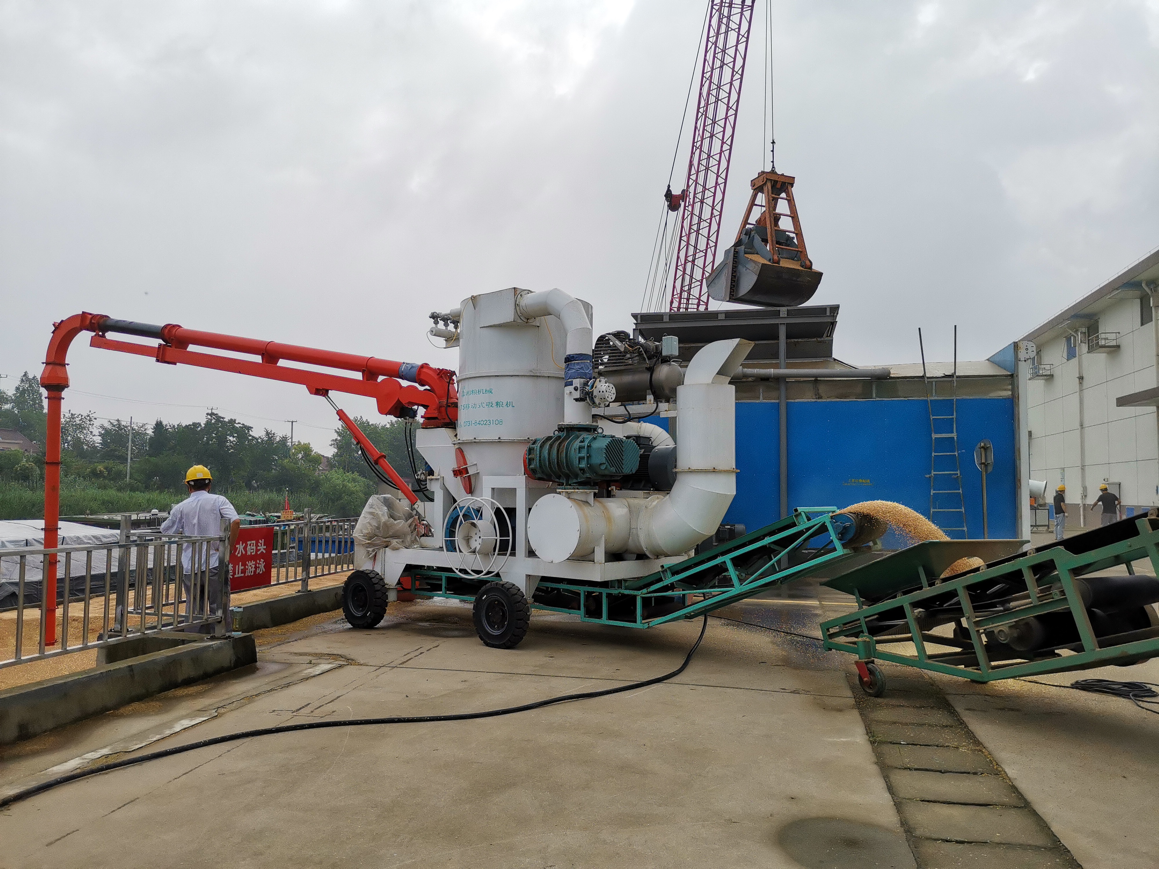 XYL75型輪式移動吸糧機（江蘇.南通(tōng)）